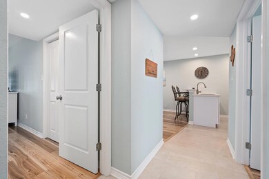 609 Lauderdale Dr, Rockport, TX 78382 - photo 4