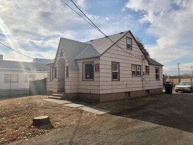 1610 Gordon - Exterior