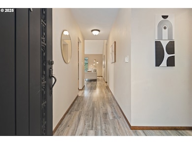 8200 SW Piute Ct, Tualatin, OR 97062 - photo 2