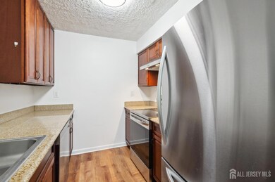 701 Aspen Dr, Plainsboro, NJ 08536 - photo 4