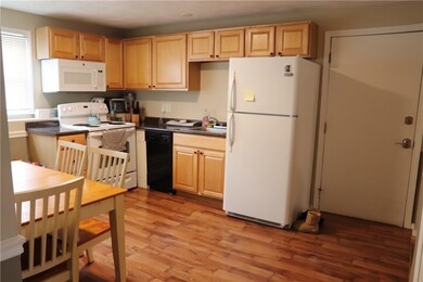 Eat in kitchen