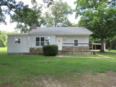 Newly renovated throughout. Siding, windows, fasci