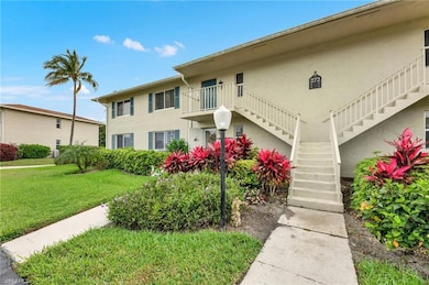 272 Winners Cir unit 4, Naples, FL 34112 - photo 2
