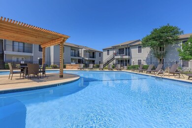 420 Garland Dr unit 814, Lake Jackson, TX 77566 - photo 2