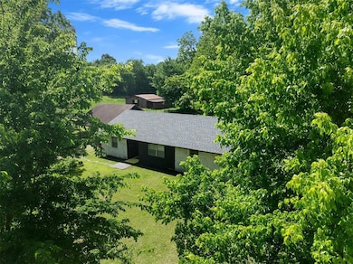 308 E Highland St, Hugo, OK 74743 - photo 4