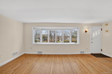 1936 Longvue St, Yorktown Heights, NY 10598 - photo 4
