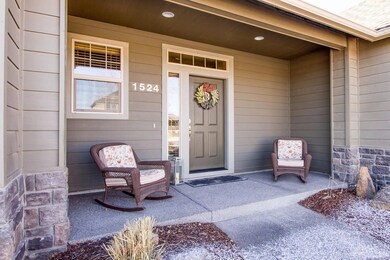 1524 NW Teakwood Ln, Redmond, OR 97756 - photo 3