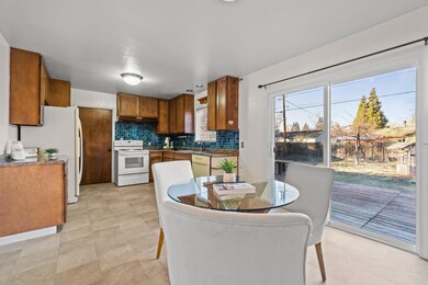 1348 NE Watson Dr, Bend, OR 97701 - photo 5