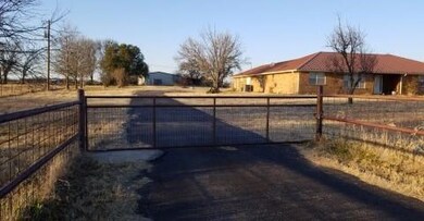 416 Southridge Dr, Weatherford, TX 76087 - photo 2