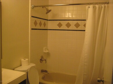 Hall bath 721