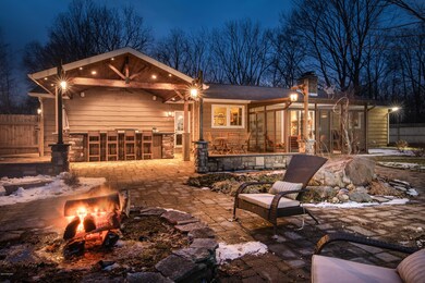 10945 Oakland Dr, Portage, MI 49024 - photo 2