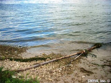 Waterfront/Dock/Pier Sandy Shoreline
