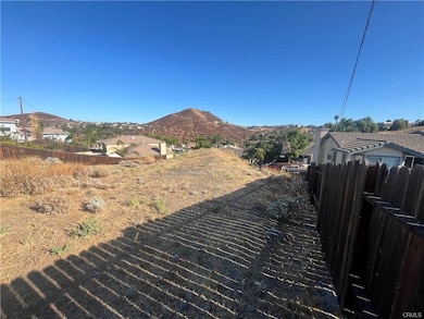 22936 Giant Fir Place, Canyon Lake, CA 92587 - photo 2