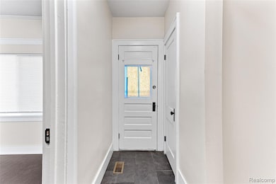 131 Mclean St, Highland Park, MI 48203 - photo 4