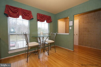 32 Roger Valley Ct, Parkville, MD 21234 - photo 6