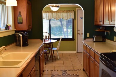 5 Cloukey Ave, Orange, MA 01364 - photo 6