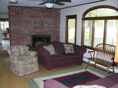 14 Malden St, West Boylston, MA 01583 - photo 5