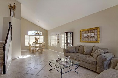 Living Area/Dining