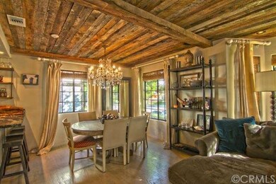 Light and Bright Dining Area
