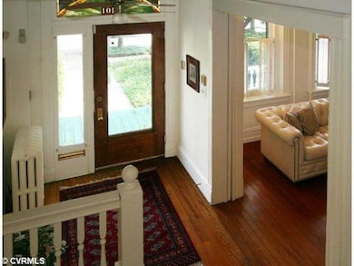 Foyer - Entrance Hallway: Transom with original st