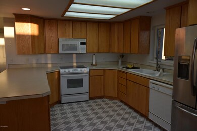 Kitchen (1)