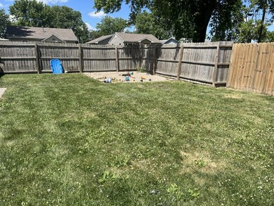 908 Timmons Dr, Tuscola, IL 61953 - photo 5