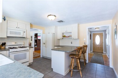 1260 Pippin Orchard Rd, Cranston, RI 02921 - photo 4