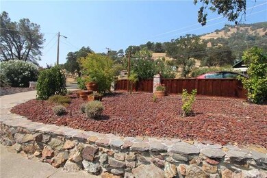 Front and backyard are nicely landscaped, and easy