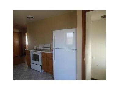 Kitchen. New Refrigerator w/ice maker