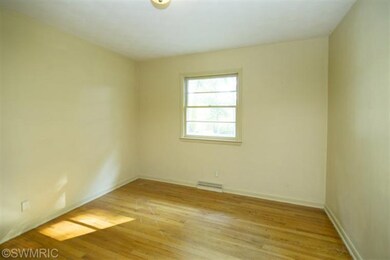 11259 Oakland Dr, Schoolcraft, MI 49087 - photo 5