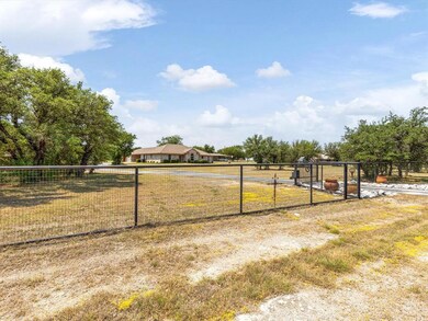 1960 Reynolds Dr, Azle, TX 76020 - photo 6