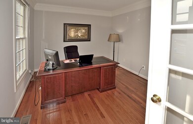 8894 Crosspointe Glen Way, Lorton, VA 22079 - photo 4