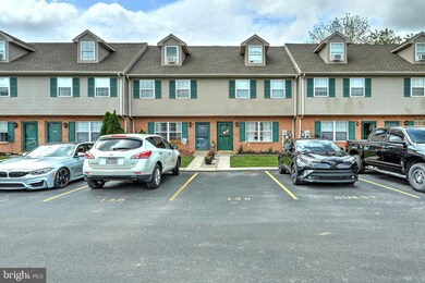138 Orchard Ln unit 32, Hanover, PA 17331 - photo 4