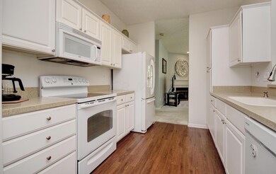 Kitchen (2)