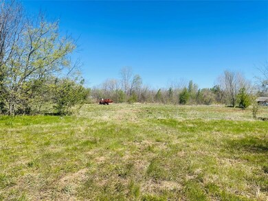 111 Riverbend Dr, Denison, TX 75021 - photo 2