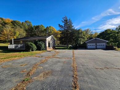 146 Lathrop Rd, Plainfield, CT 06374 - photo 3