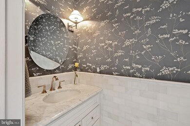 702 Kings Ct, Alexandria, VA 22302 - photo 6