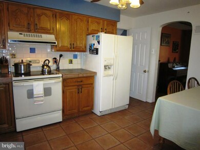 404 Burning Tree Rd, Wallingford, PA 19086 - photo 6