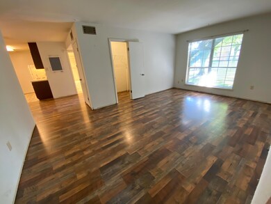 800sf LIVING AREA