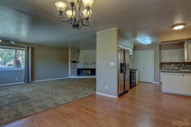 1529 SE Ramsay Rd, Bend, OR 97702 - photo 4