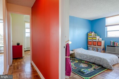 Radnor House unit 516, Bryn Mawr, PA 19010 - photo 2