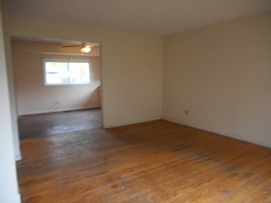 2116 Jethro Ave, Zion, IL 60099 - photo 4