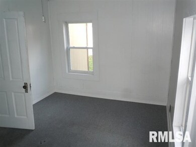 110 N Beason St, Lincoln, IL 62656 - photo 5