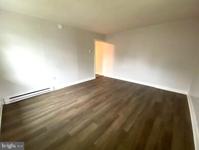 48 S 6th St unit 4, Quakertown, PA 18951 - photo 2