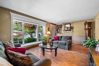 1141 N President St, Wheaton, IL 60187 - photo 6