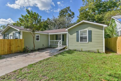 978 Ringold St, Houston, TX 77088 - photo 2