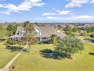 1300 Plantation Dr, Alvin, TX 77511 - photo 5