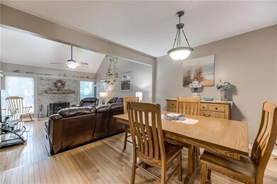 8221 Halsey St, Lenexa, KS 66215 - photo 6