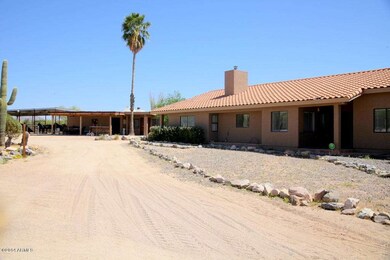 Main House & Bunkhouse