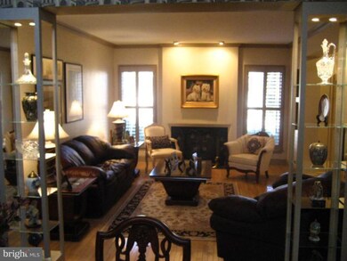 11516 Pebblecreek Dr, Lutherville Timonium, MD 21093 - photo 2